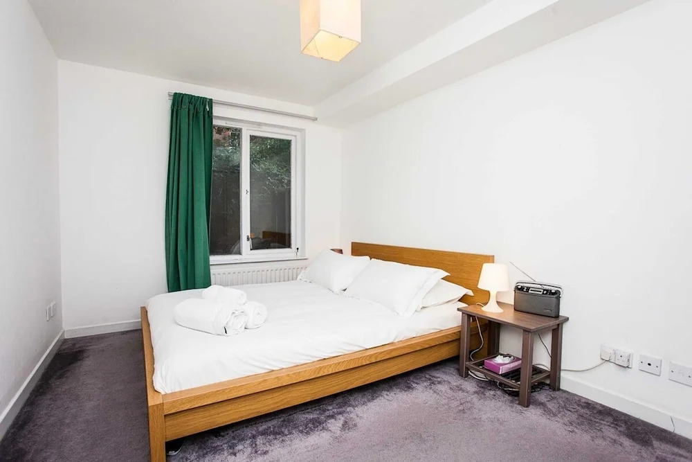 Charming Peaceful 2 Bed with Parking and Garden