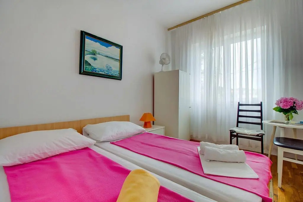 Room Milka