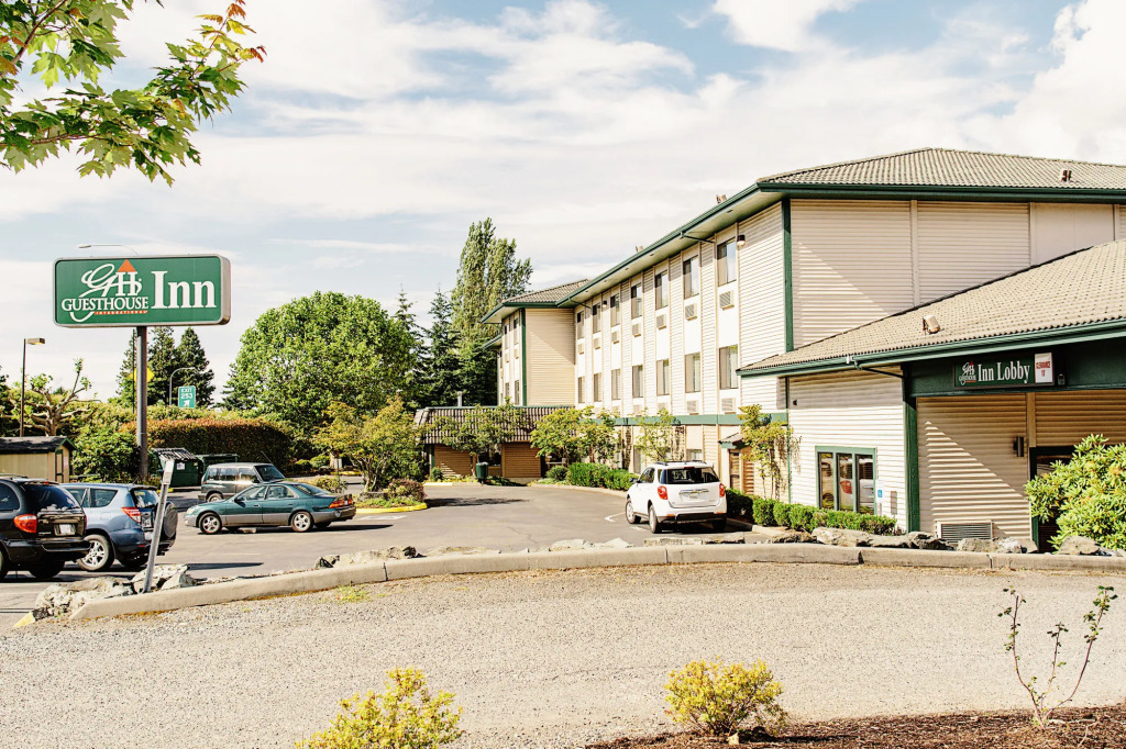 Lavissh Inn and Suites