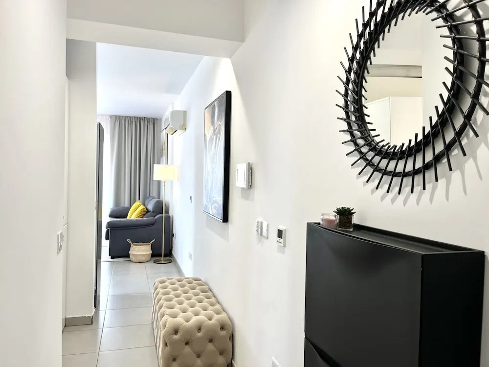 127 NIC - Stay Sun Line Apartment