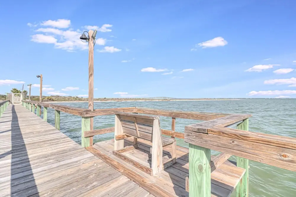 Bayfront Kontiki 3 Bedroom Condo by RedAwning