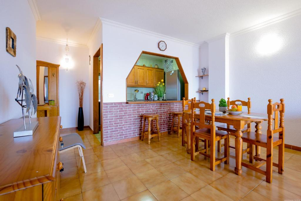 FRONT LiNE OCEAN ViEW 2BeD Wi-Fi YOUR HOLiDAY HOME