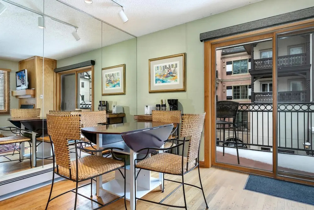 Lifthouse 306, Studio Condo