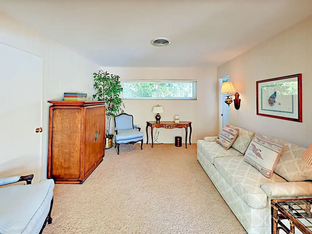 Classic Mid-Century Deanza Home Home