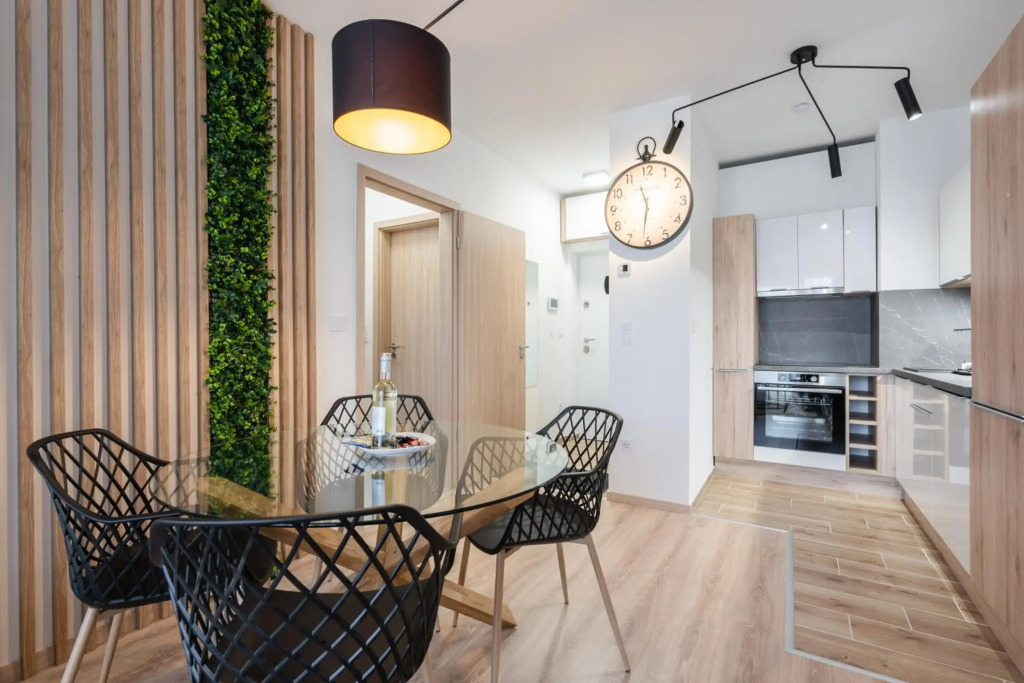 WestSide River Apartment