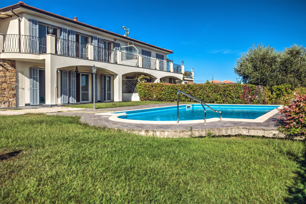 Villa Lucia Riviera dei Fiori, Sea-View and Pool