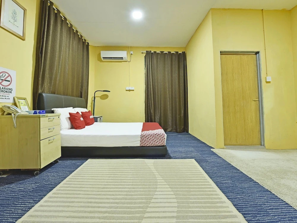 OYO 90535 Wakaf Bharu Inn