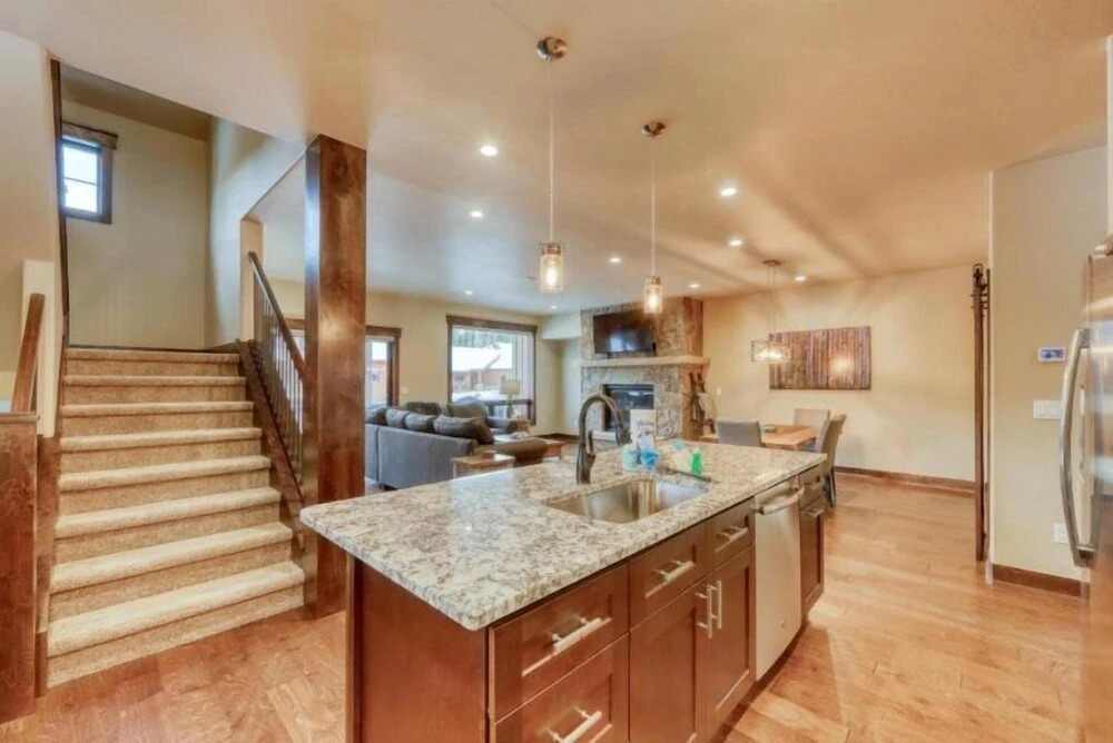 The Alders Townhomes in East Keystone - Luxury 3 Bedroom + Den