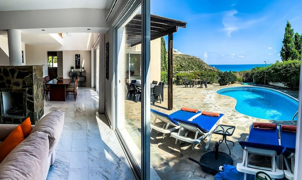 3 Bedroom Villa , With Fantastic sea View, Landscaped Garden Free Wi-fi