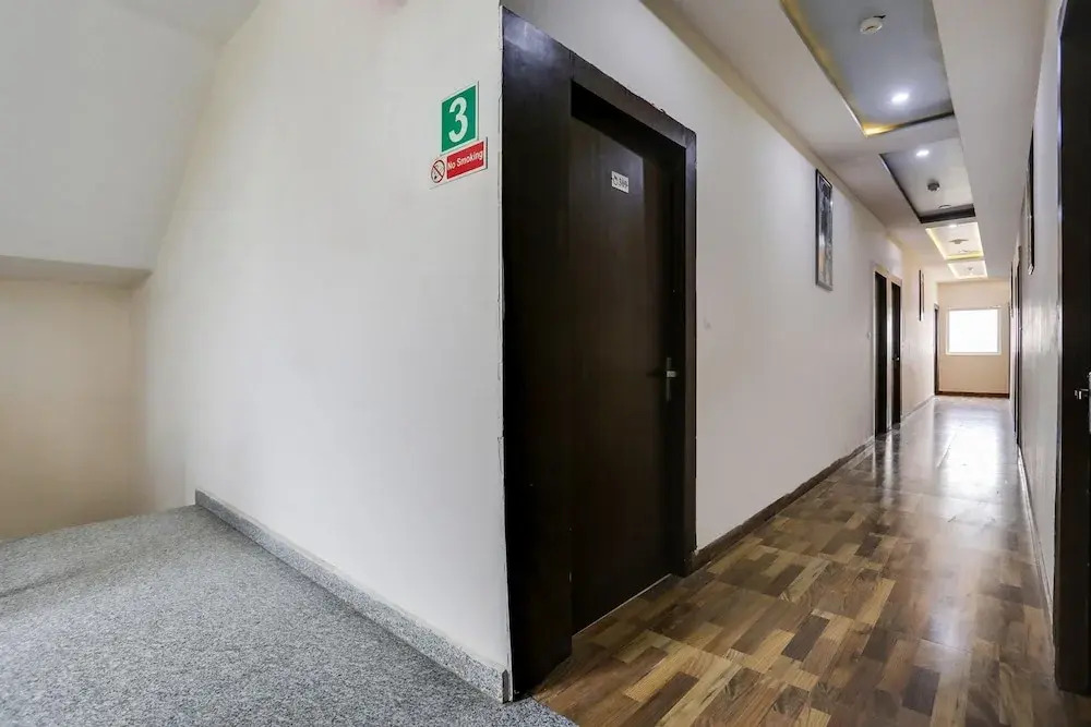 Fabhotel Orchid