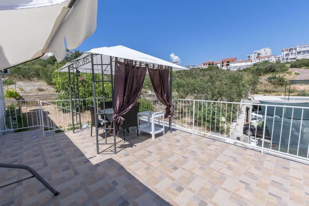 Apartments Zmika