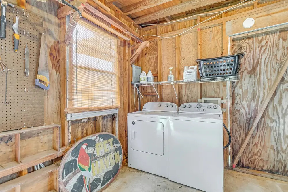 1 Mi to Beaches: Fairhope Home w/ Yard!