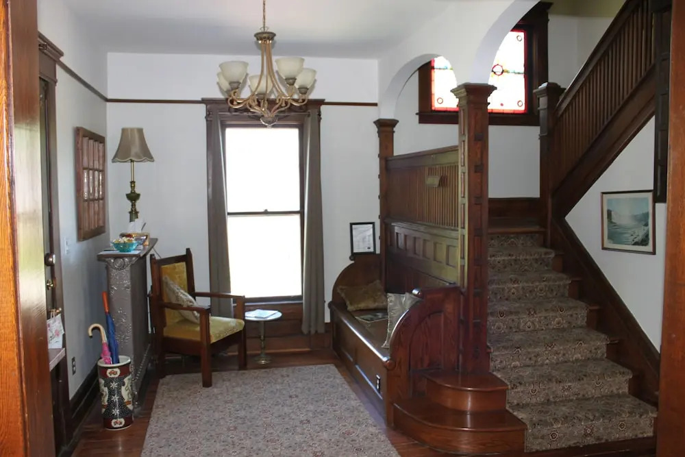 Green Oaks B&B