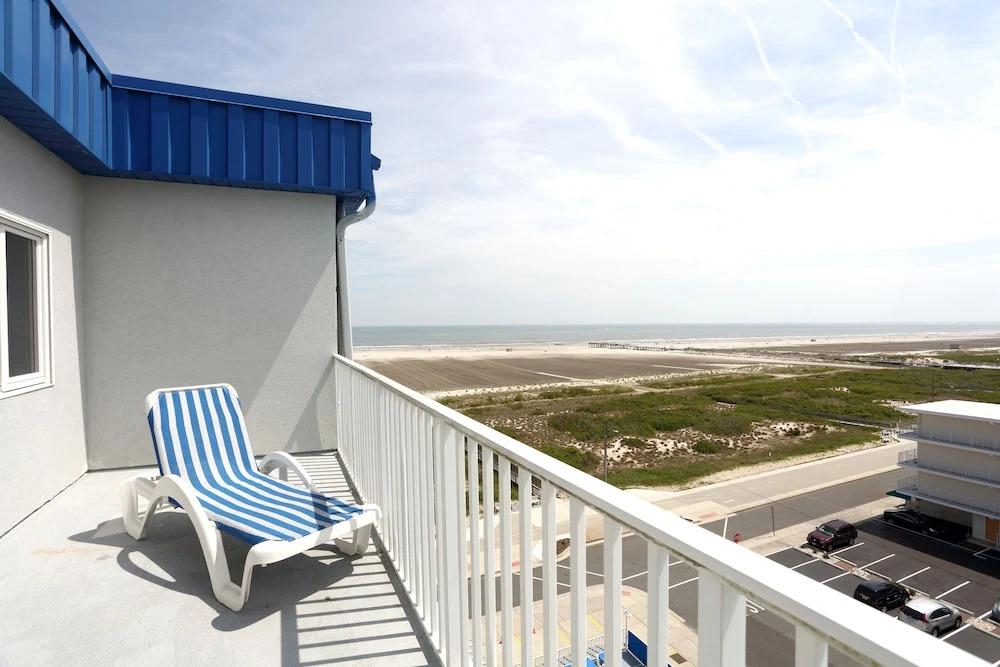 Adventurer Oceanfront Inn