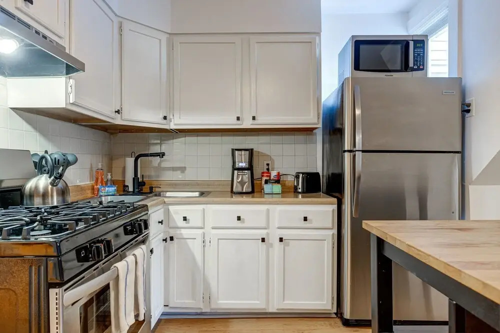 Chic Penthouse in Perfect Wrigleyville Location by AllSet Turnover