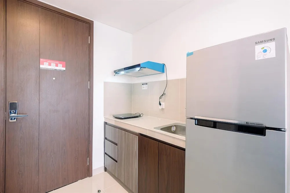 Comfy and Modern Look 2BR at Vasaka Solterra Apartment By Travelio