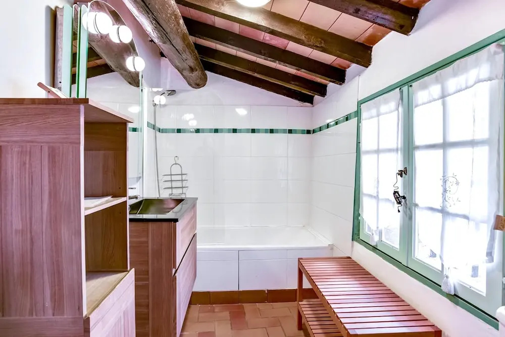 House With 3 Bedrooms in Pelissanne, With Wonderful City View, Furnish