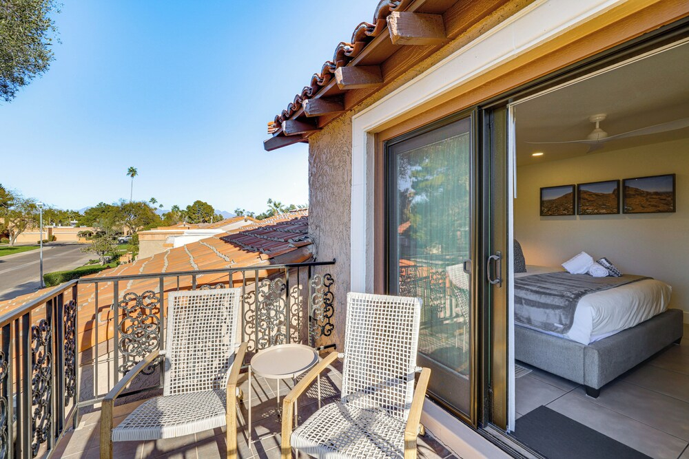 Modern Scottsdale Townhome w/ Heated Pool Access