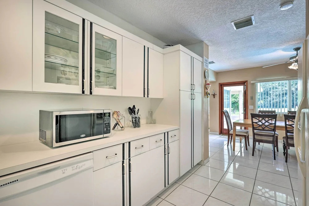 Home w/ Pool in Upscale Pinecrest Village