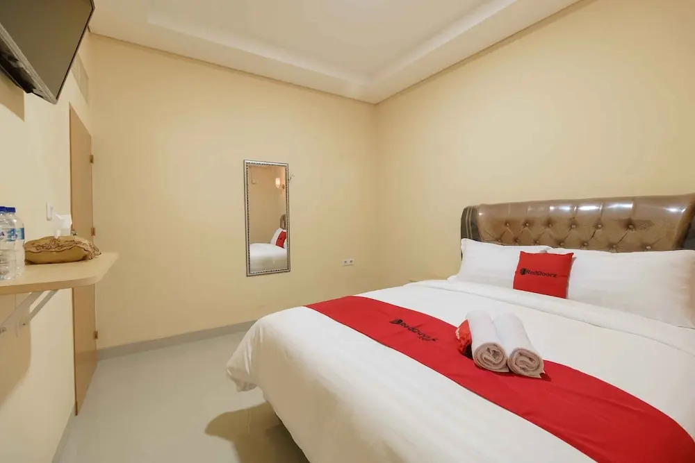 Reddoorz Syariah Near Plaza Andalas Padang
