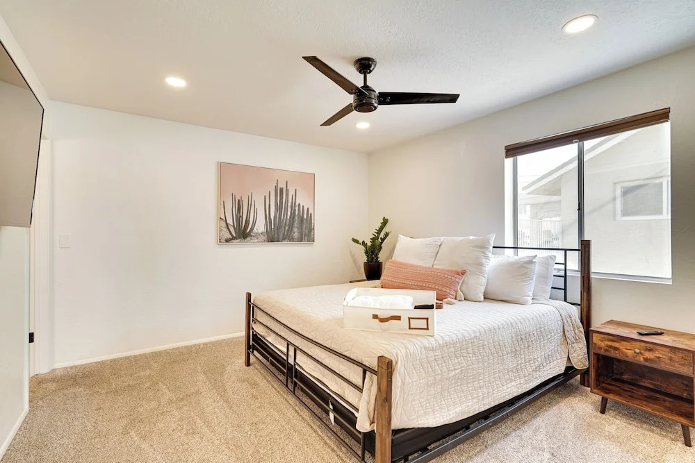 Pool, Grill & Fire Pit: Pet-friendly Arizona Home