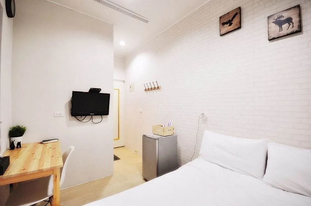 Travelers Little House 2