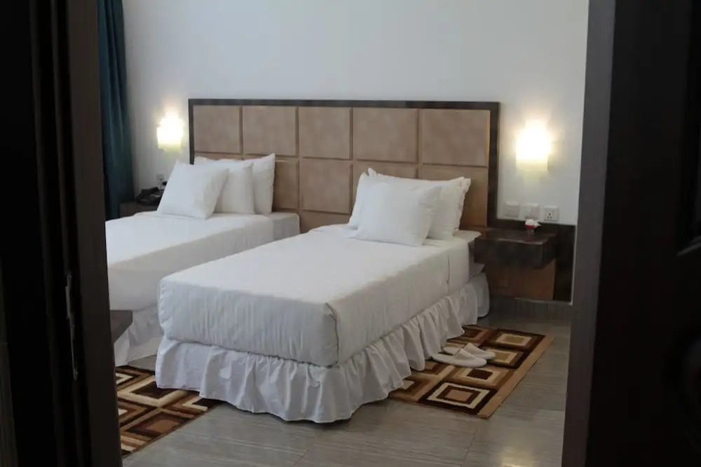 Cozy safari hotel by Signature