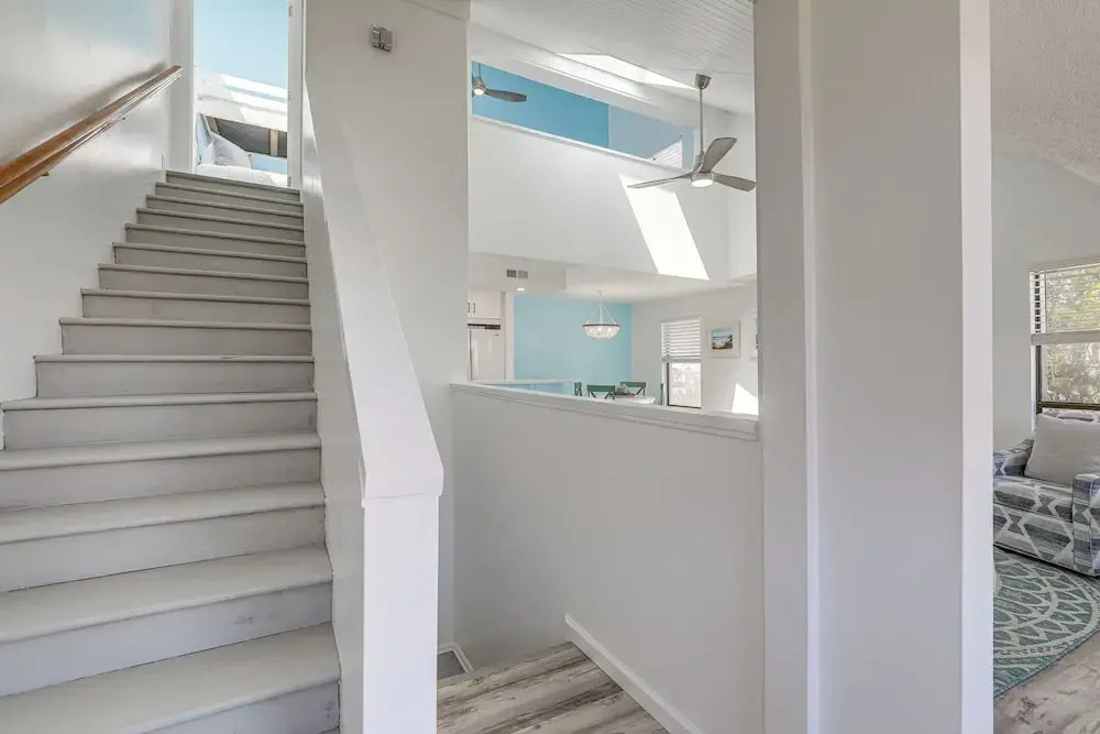 Bright & Airy Myrtle Beach Condo: 1 Block to Ocean
