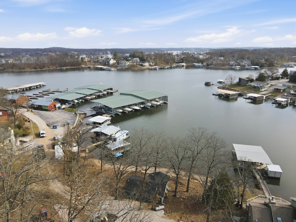 Charming & Cozy Waterfront Cabin at 21mm Near Shorty Pants