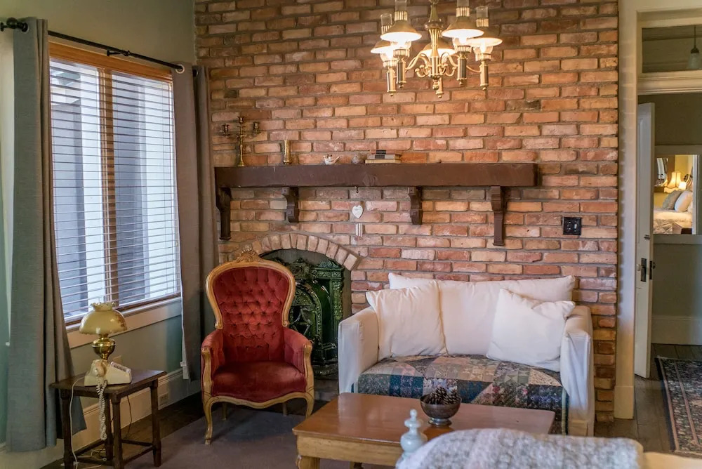 The Mulberry Inn -An Historic Bed and Breakfast