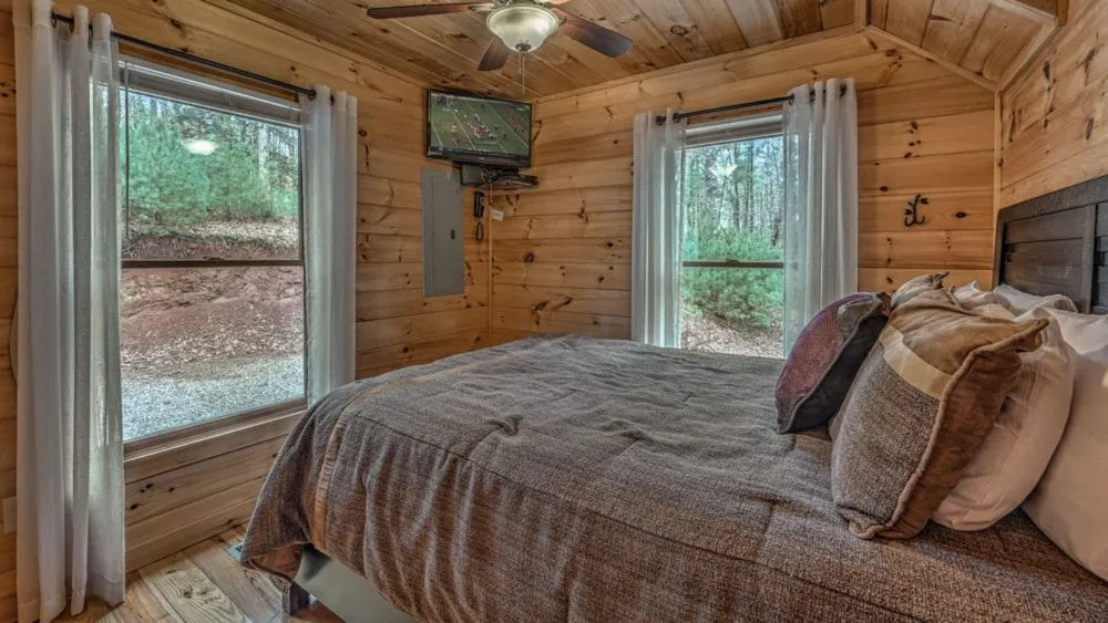Cozy Cub Cabin by Escape to Blue Ridge