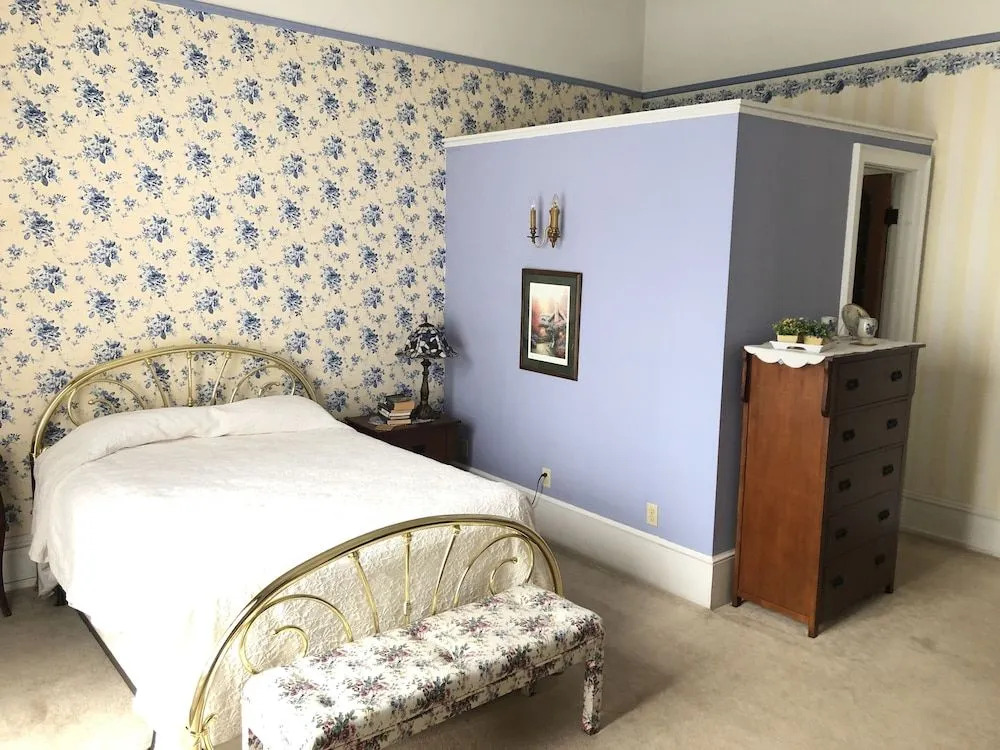 Shaw Mansion Inn