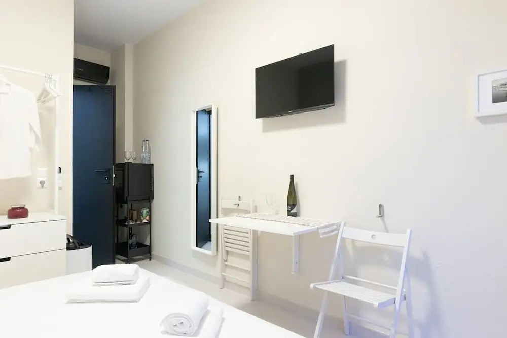 Astra Beach Studio 1