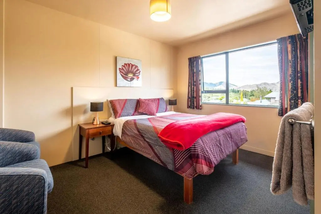 Kakapo Lodge