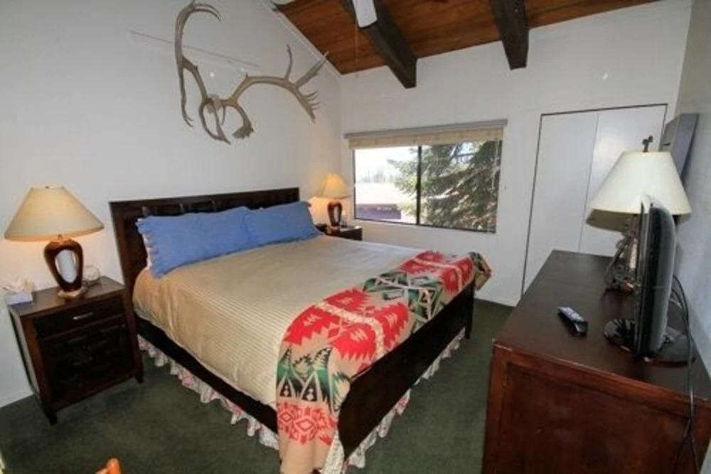 Mammoth Ski & Racquet Club #121 2 Bedrooms 2 Bathrooms Condo