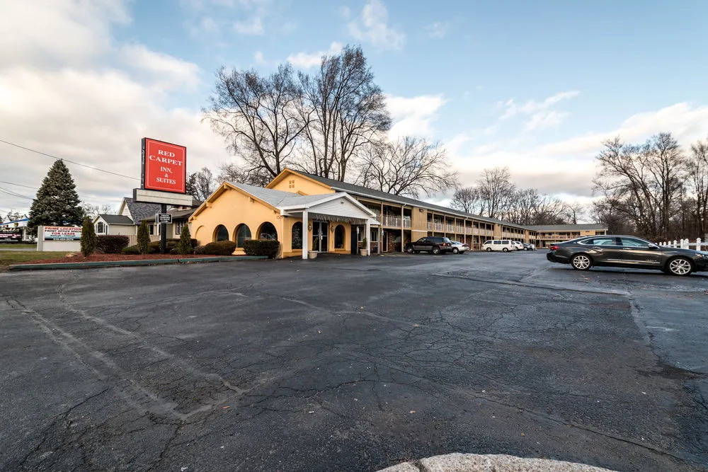 Red Carpet Inn & Suites - Albany Airport