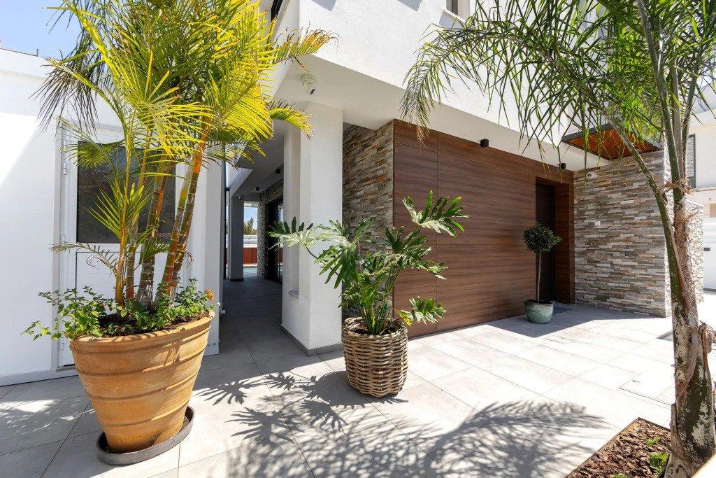 Chris Le Mare Gold Luxury Villa