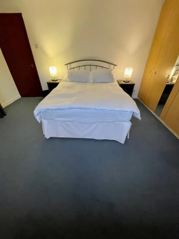 Simple & Sleek 1BD Flat Nice Views of Swansea Bay