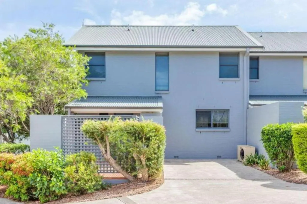 Currawong Deluxe Townhouse 439