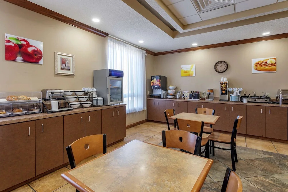 Comfort Inn & Suites