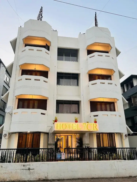 7Cr Hotel