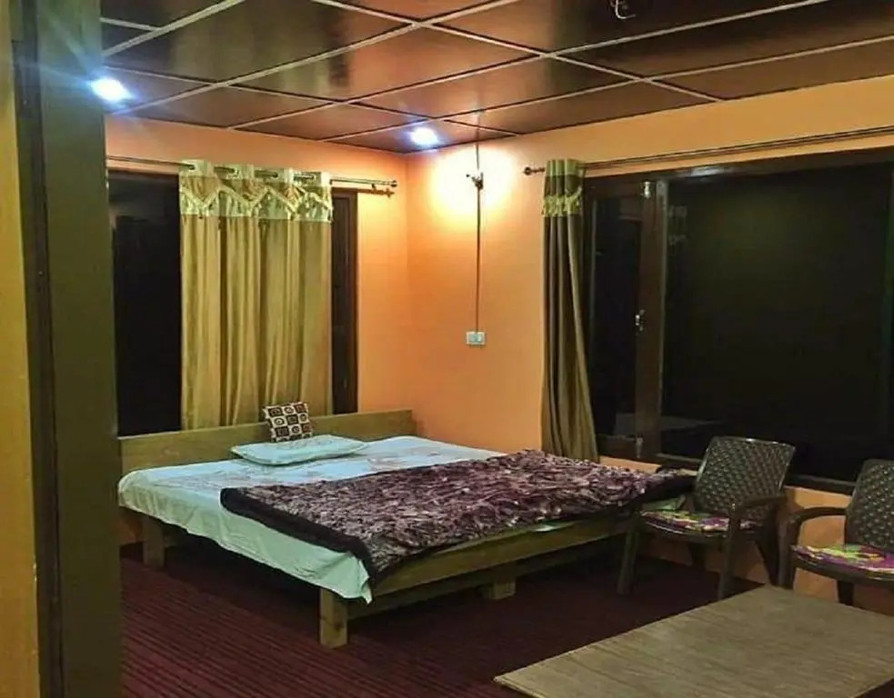 Himalayan View Homestay By Stayapart, Kemptyfall.