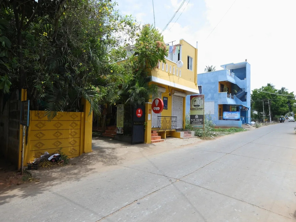 OYO 14440 Home Comfort 1BHK Near Auroville Beach