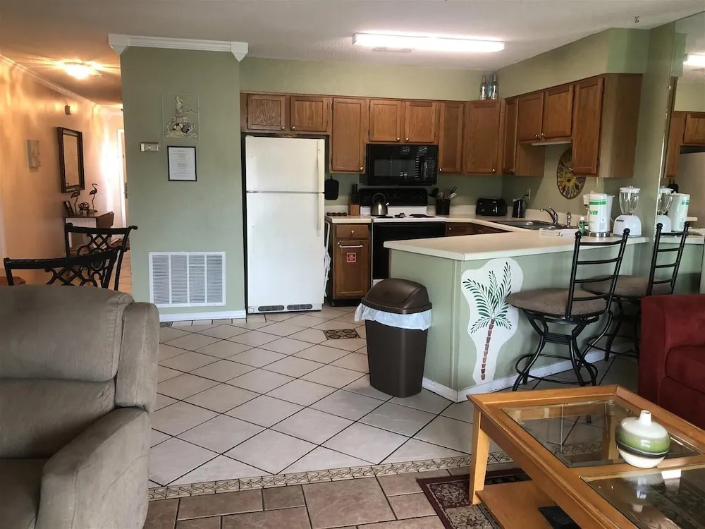 9 A, One Bedroom Condo