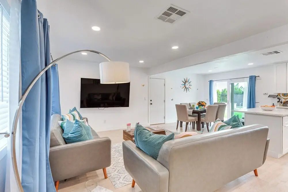 Luxurious Snowbird Haven 3 Mi to Dtwn Palm Springs