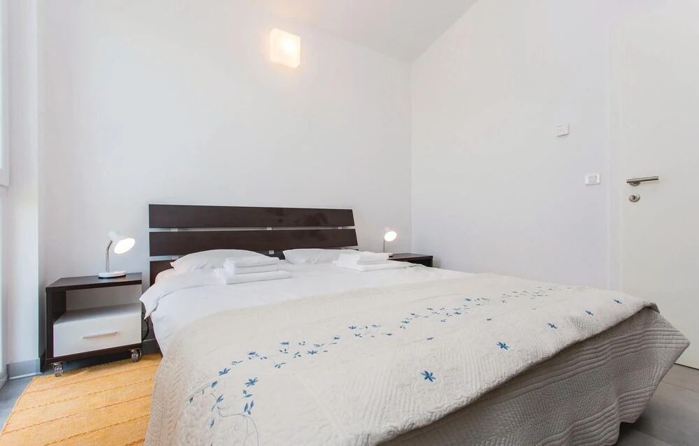 Awesome Home in Malinska With Wifi and 2 Bedrooms