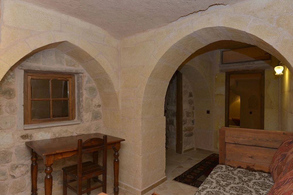 Takaev Cave House