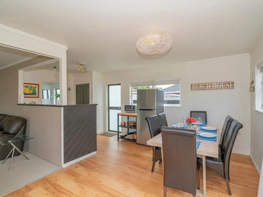 Beach House on Hetherington - Whangamata Home