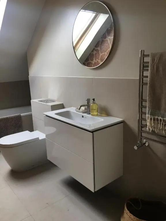 Stunning 5 bed house with private garden