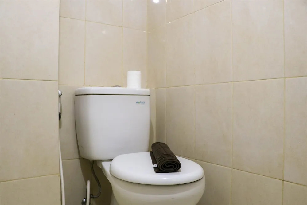 Cozy Living And Tidy Studio At Springlake Summarecon Apartment Bekasi